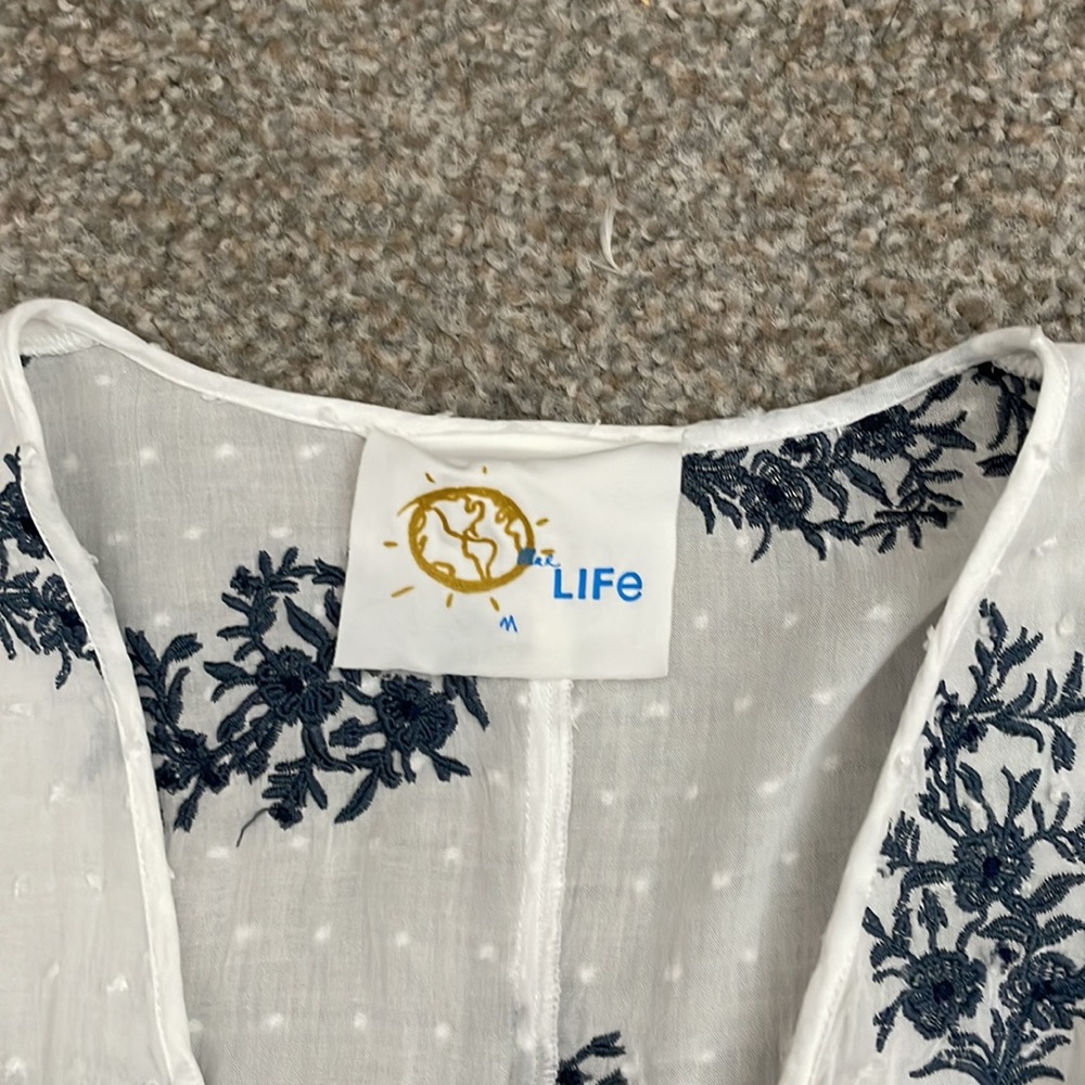 Planet Blue White Top with Blue Flowers - Picture 3 of 5